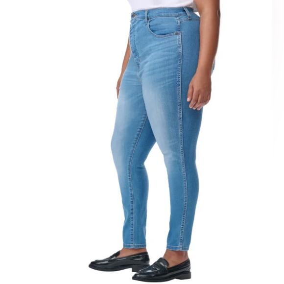 Kirkland Signature Women's High Rise Jeans Stretch Light Blue Size 18 NWT - Picture 7 of 8